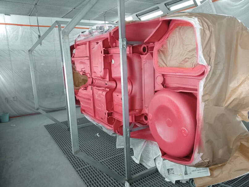 Lackierung des Alfa Romeo Bertone Unterbodens