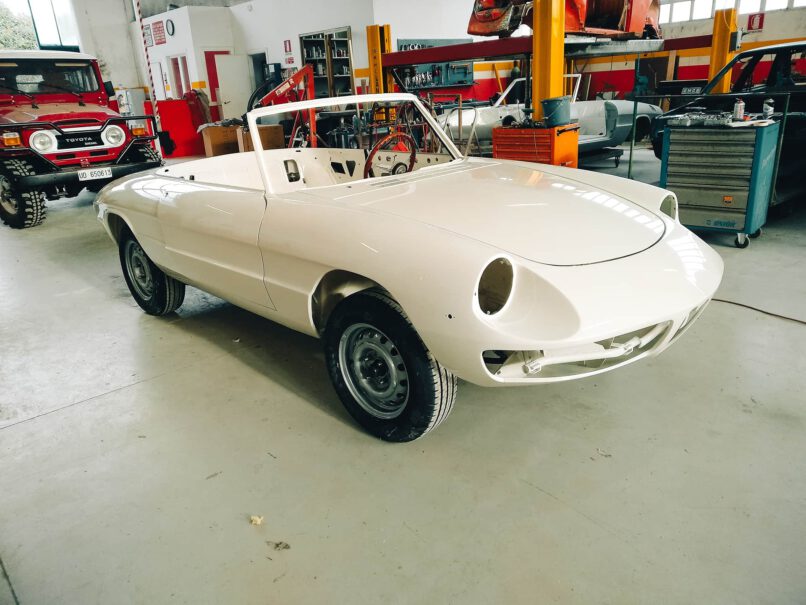 Die Restauration geht voran und die Karosse ist bereit für die Endmontage