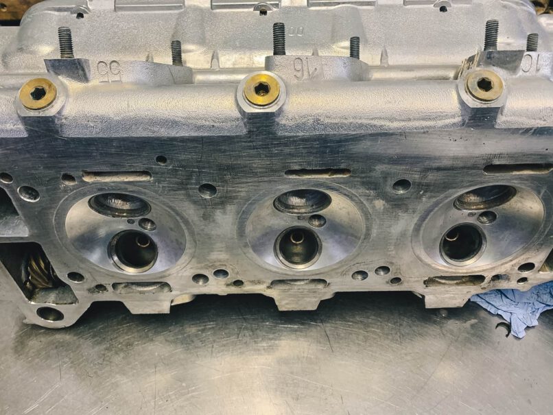 Zylinderköpfe und Kanäle bearbeitet und optimiert sowie Zylinderkopf geplant