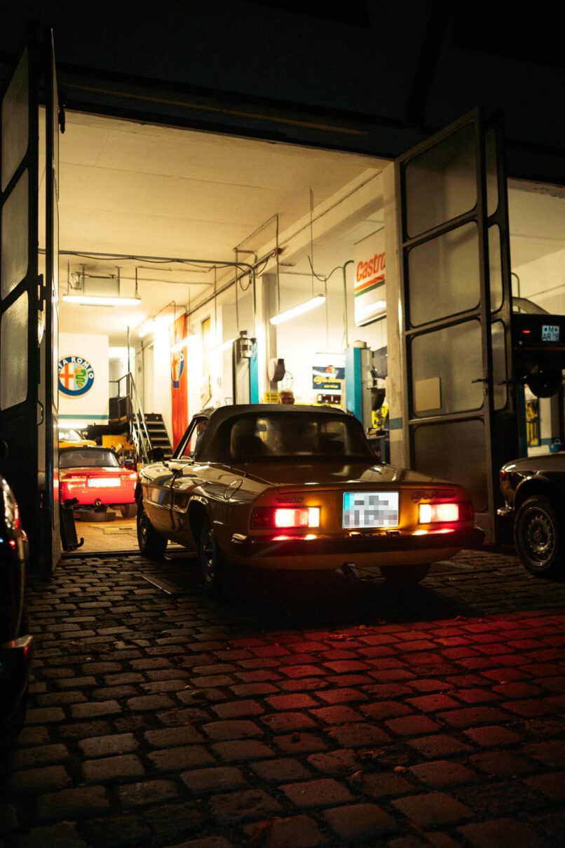 Abholung des Alfa Romeo Spider Coda Tronca bei Passione Alfa in Oberhaching bei München